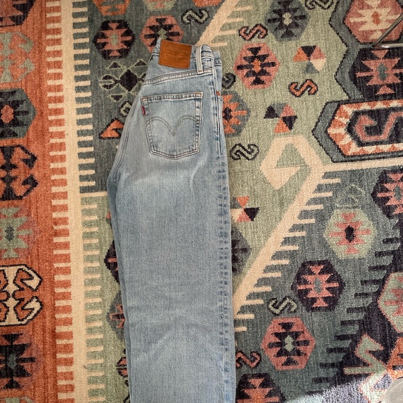 Levi’s Ribcage Straight Jean - Picture 3 of 4
